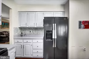 3289 Kinross Cir, Herndon, VA 20171 - Photo 11