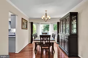 3289 Kinross Cir, Herndon, VA 20171 - Photo 7