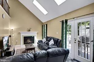 3289 Kinross Cir, Herndon, VA 20171 - Photo 15