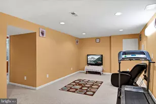 3289 Kinross Cir, Herndon, VA 20171 - Photo 31
