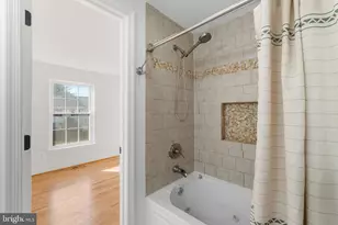 5926 Powell's Landing Rd, Burke, VA 22015 - Photo 23