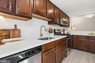 10026 Oakton Terrace Rd, Oakton, VA 22124 - Photo 21