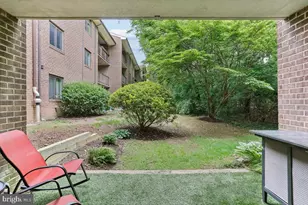1527 Northgate Square, Reston, VA 20190 - Photo 23