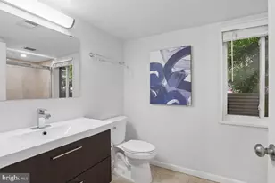 1527 Northgate Square, Reston, VA 20190 - Photo 17