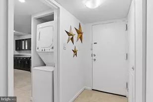 1527 Northgate Square, Reston, VA 20190 - Photo 3