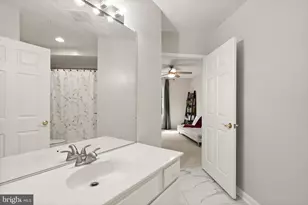 12501 Hayes Ct, Fairfax, VA 22033 - Photo 27