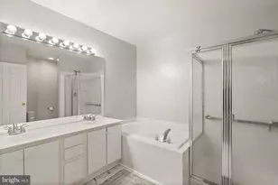 12501 Hayes Ct, Fairfax, VA 22033 - Photo 21