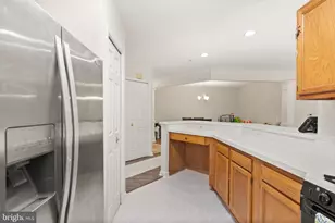 12501 Hayes Ct, Fairfax, VA 22033 - Photo 17