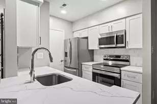 6901 Victoria Dr, Alexandria, VA 22310 - Photo 13