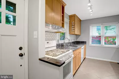 2340 Fairview Terrace, Alexandria, VA 22303 - Photo 5