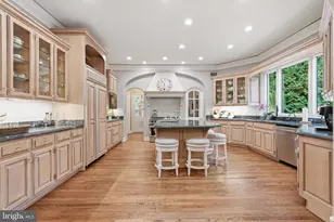 1204 Daviswood Dr, McLean, VA 22102 - Photo 19