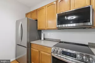 12160 Penderview Ln, Fairfax, VA 22033 - Photo 11