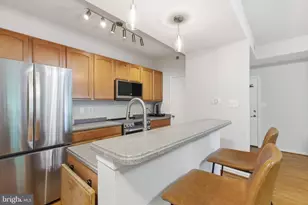 12160 Penderview Ln, Fairfax, VA 22033 - Photo 9