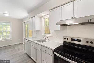 8581 Chester Grove Ct, Springfield, VA 22153 - Photo 11