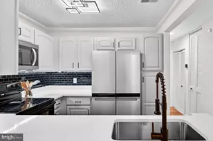 11711 Summerchase Cir, Reston, VA 20194 - Photo 23