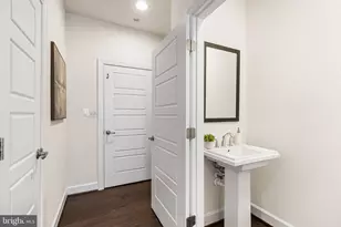 6409 Beatles Ln, Alexandria, VA 22310 - Photo 15