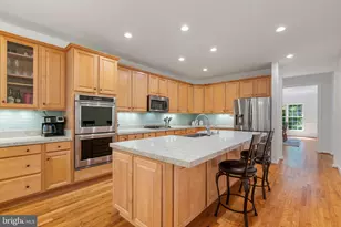 8000 Pohick Rd, Springfield, VA 22153 - Photo 7