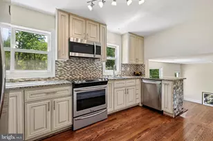 11341 Crescent Dr, Fairfax, VA 22030 - Photo 5