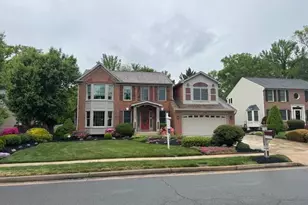 2304 Lakeshire Dr, Alexandria, VA 22308 - Photo 3