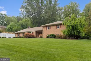 10205 Old Hunt Rd, Vienna, VA 22181 - Photo 3