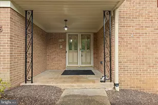 10205 Old Hunt Rd, Vienna, VA 22181 - Photo 19