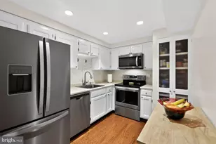 7640 Tremayne Pl, McLean, VA 22102 - Photo 3