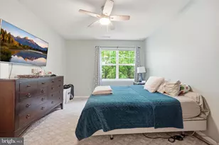12148 Garden Grove Cir, Fairfax, VA 22030 - Photo 17