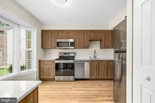 5428 New London Park Dr, Fairfax, VA 22032 - Photo 7