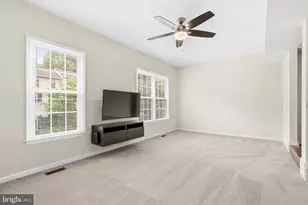 5428 New London Park Dr, Fairfax, VA 22032 - Photo 15
