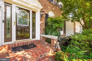 9454 Lapstrake Ln, Burke, VA 22015 - Photo 5