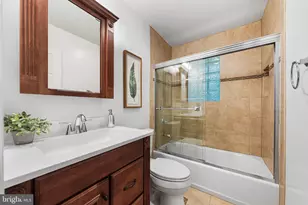 10305 Collingham Dr, Fairfax, VA 22032 - Photo 37