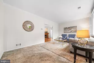 10305 Collingham Dr, Fairfax, VA 22032 - Photo 9