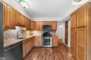 10305 Collingham Dr, Fairfax, VA 22032 - Photo 15