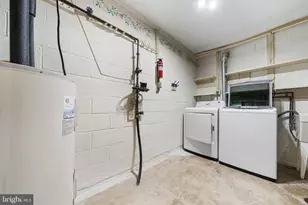 10305 Collingham Dr, Fairfax, VA 22032 - Photo 23