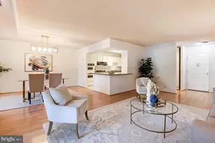 8370 Greensboro Dr, McLean, VA 22102 - Photo 9