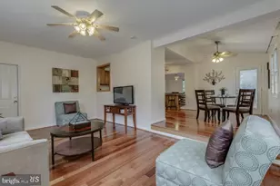 5820 Silchester St, Burke, VA 22015 - Photo 9