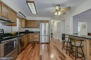 5820 Silchester St, Burke, VA 22015 - Photo 13
