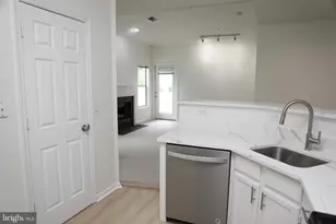 14302 Rosy Ln, Centreville, VA 20121 - Photo 9