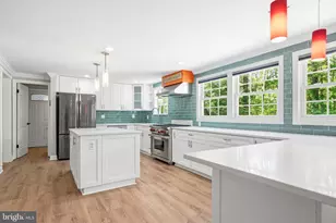 11928 Appling Valley Rd, Fairfax, VA 22030 - Photo 13