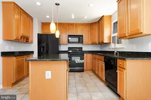 2011 Pieris Ct, Vienna, VA 22182 - Photo 9