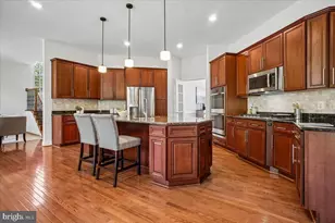 11040 Heathland Dr, Oakton, VA 22124 - Photo 11