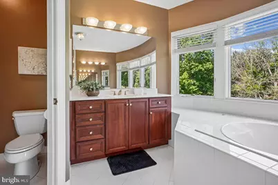 11040 Heathland Drive, Oakton, VA 22124 - Photo 27