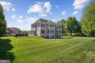 11040 Heathland Dr, Oakton, VA 22124 - Photo 49