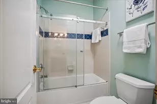 11040 Heathland Dr, Oakton, VA 22124 - Photo 35