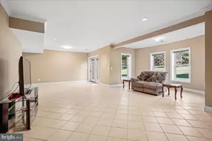 11040 Heathland Dr, Oakton, VA 22124 - Photo 41