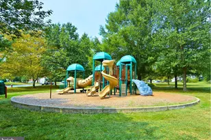 5716 Glamis Dr, Alexandria, VA 22315 - Photo 41
