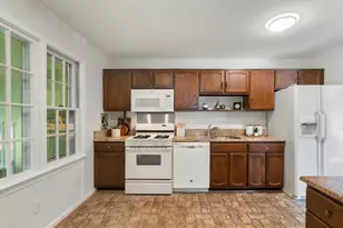 5716 Glamis Dr, Alexandria, VA 22315 - Photo 5