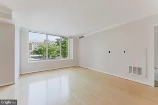 2726 Gallows Rd, Vienna, VA 22180 - Photo 21