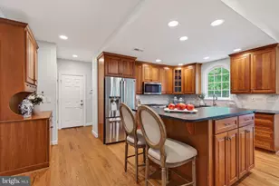 7211 Laketree Dr, Fairfax Station, VA 22039 - Photo 17