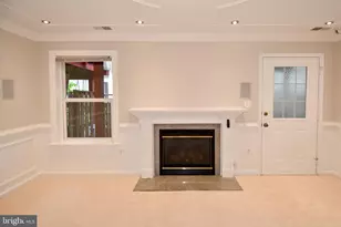 2444 Laura Mark Ln, Herndon, VA 20171 - Photo 7